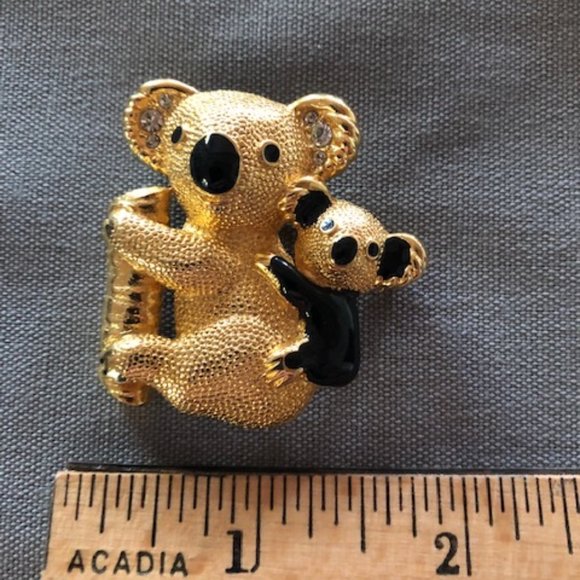 Sweet Panda Brooche - Picture 2 of 2